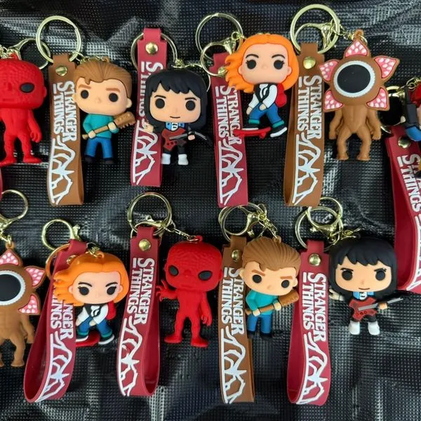 Breloki gumowe Stranger Things figurki różne postacie