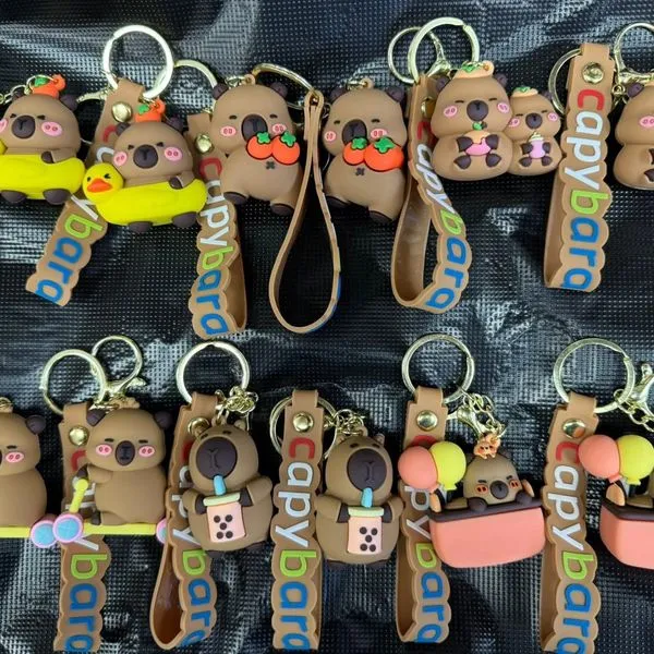 Breloki Gumowe z Postaciami Koala Capybara