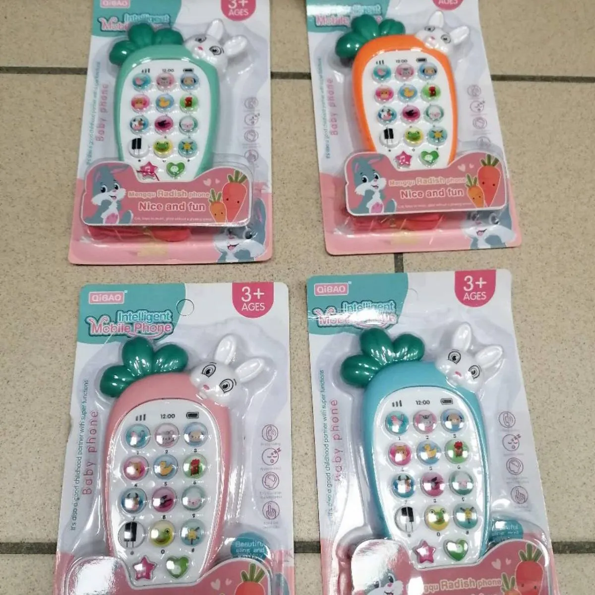 Zabawki Telefoniki dla dzieci 3+ z motywem królika i marchewki