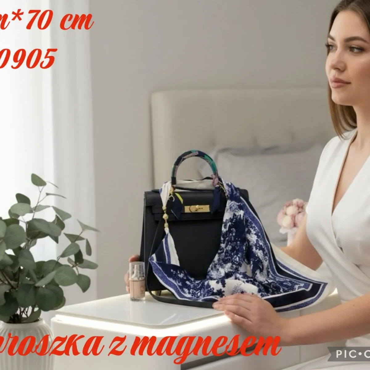 Chusta damska 70x70 cm / 78x90/95 cm granatowa