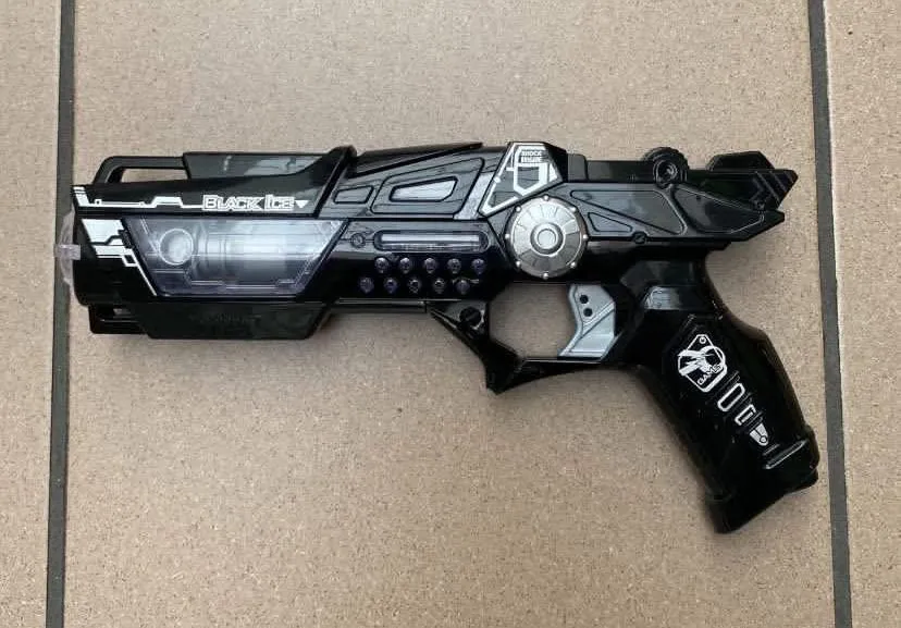 Pistolet na wodę Black Ops czarny futurystyczny