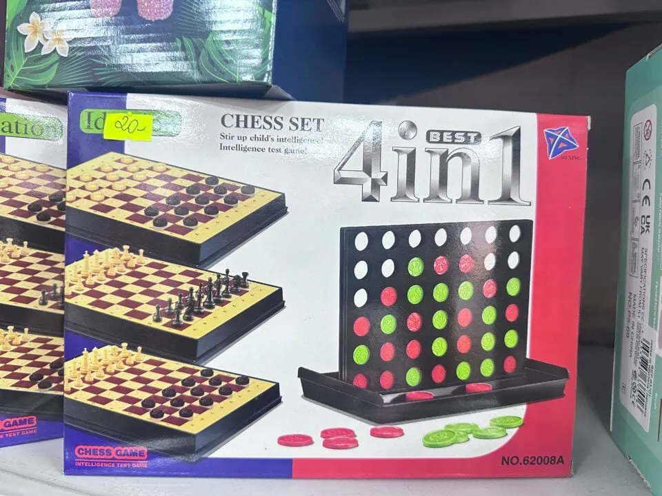 Zabawka Chess Set 4in1 - Zestaw Gier Szachy Warcaby Connect4