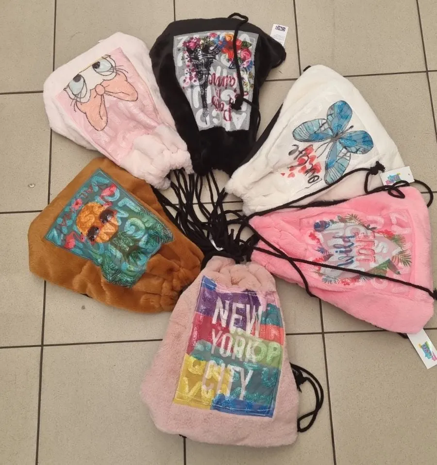 Zestaw 6 torebek-drawstring dla dzieci plush