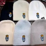 Czapki damskie beanie z naszywką misia 6 kolorów