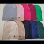 Czapka damska dziecięca prążkowana beanie z blaszką 10 szt.