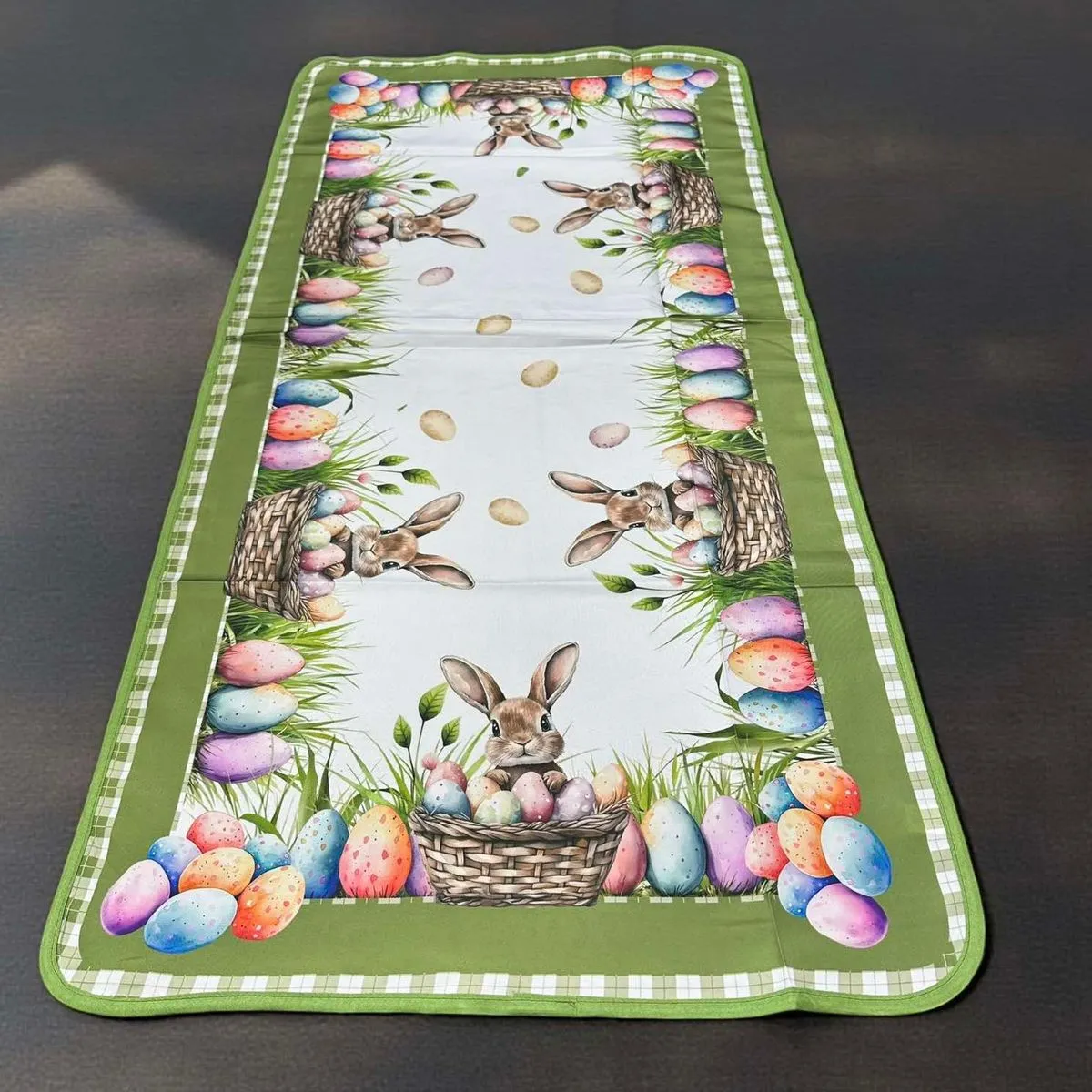 Bieżnik Wielkanocny 60/120 z motywem królików i jajek