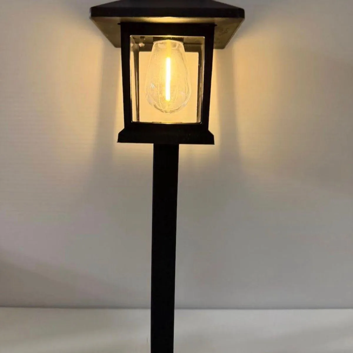Lampka Solarna Ogrodowa z Słupkiem 2PCS