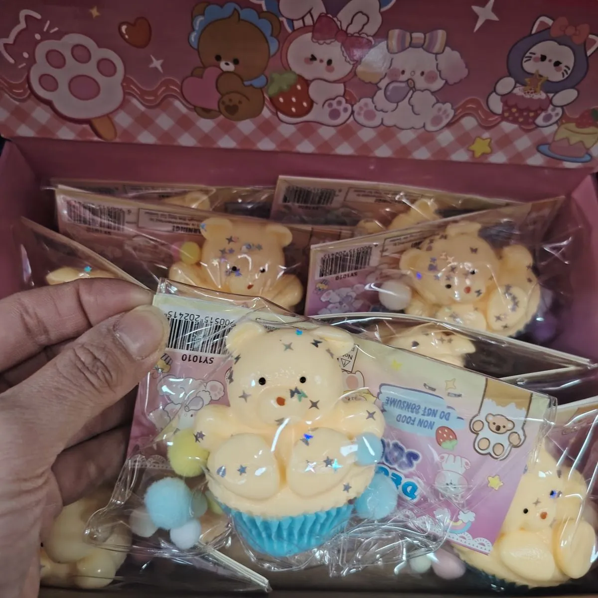 Zabawki Squeeze Toys Gniotki Misie Cupcake Żółte