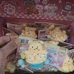 Zabawki Squeeze Toys Gniotki Misie Cupcake Żółte