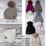 Czapki damskie z pomponem 40% angora 60% wiskoza