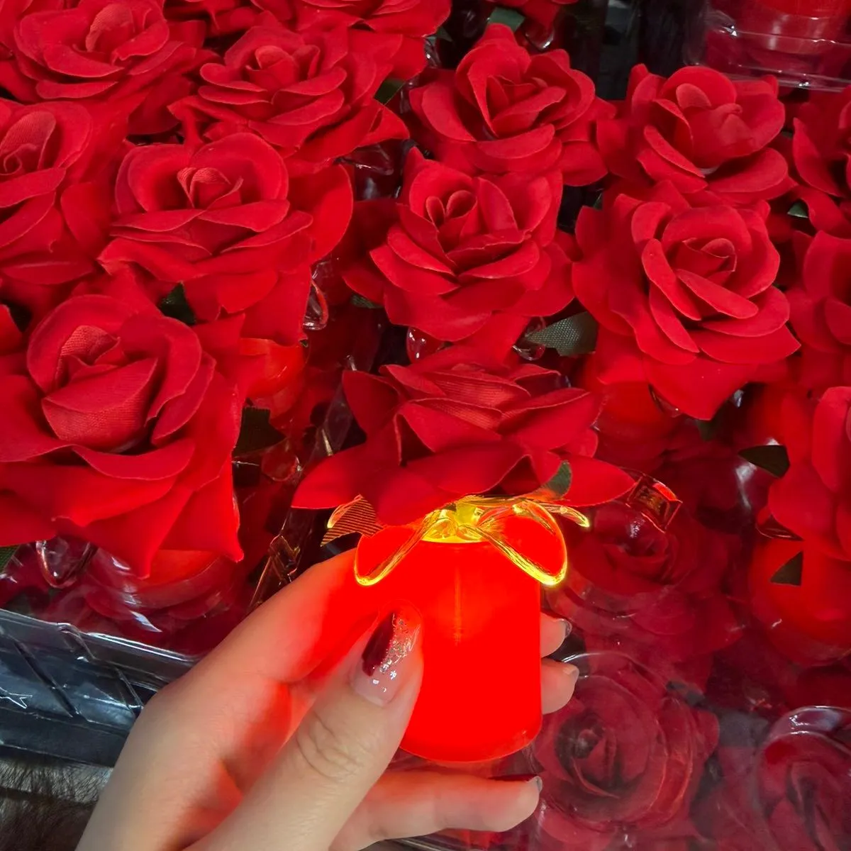 Lampka Valentine z LED kwiat róży czerwonej