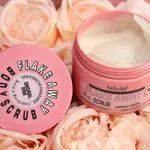 Peeling do Ciała Lady Doll Flake Away Scrub