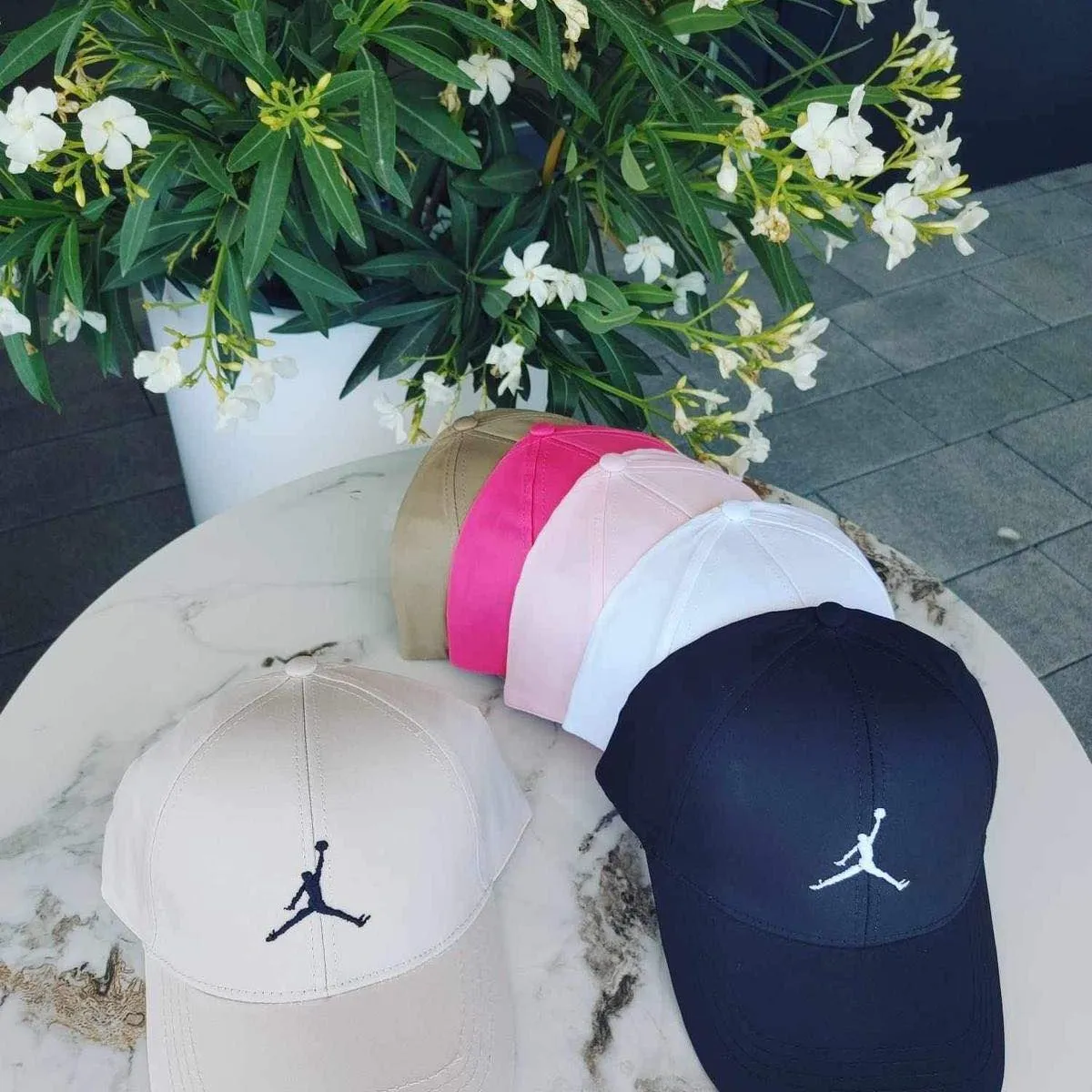 Czapki dla Dzieci z Logo Jordan Beżowa Czarna Różowa