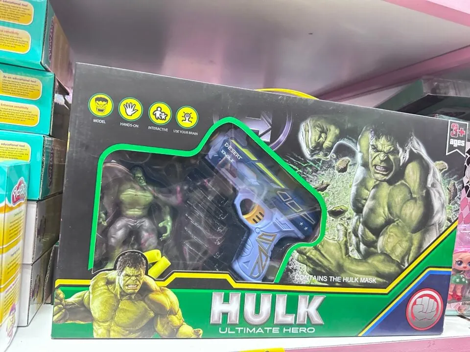 Zestaw Hulk Ultimate Hero: Figurka, Maska i Pistolet - 6 szt.