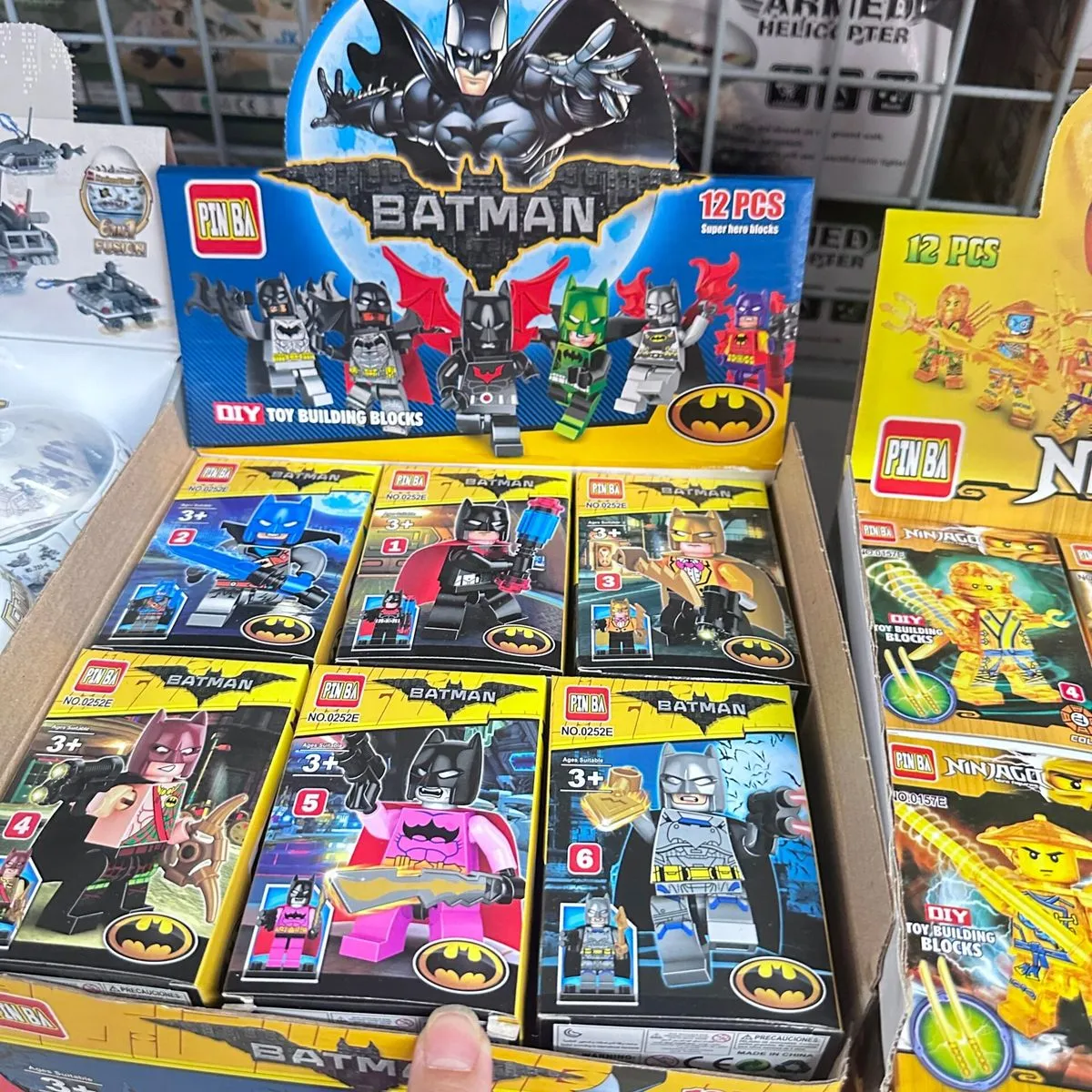 Klocki Batman DIY 12 szt. w opakowaniu zbiorczym