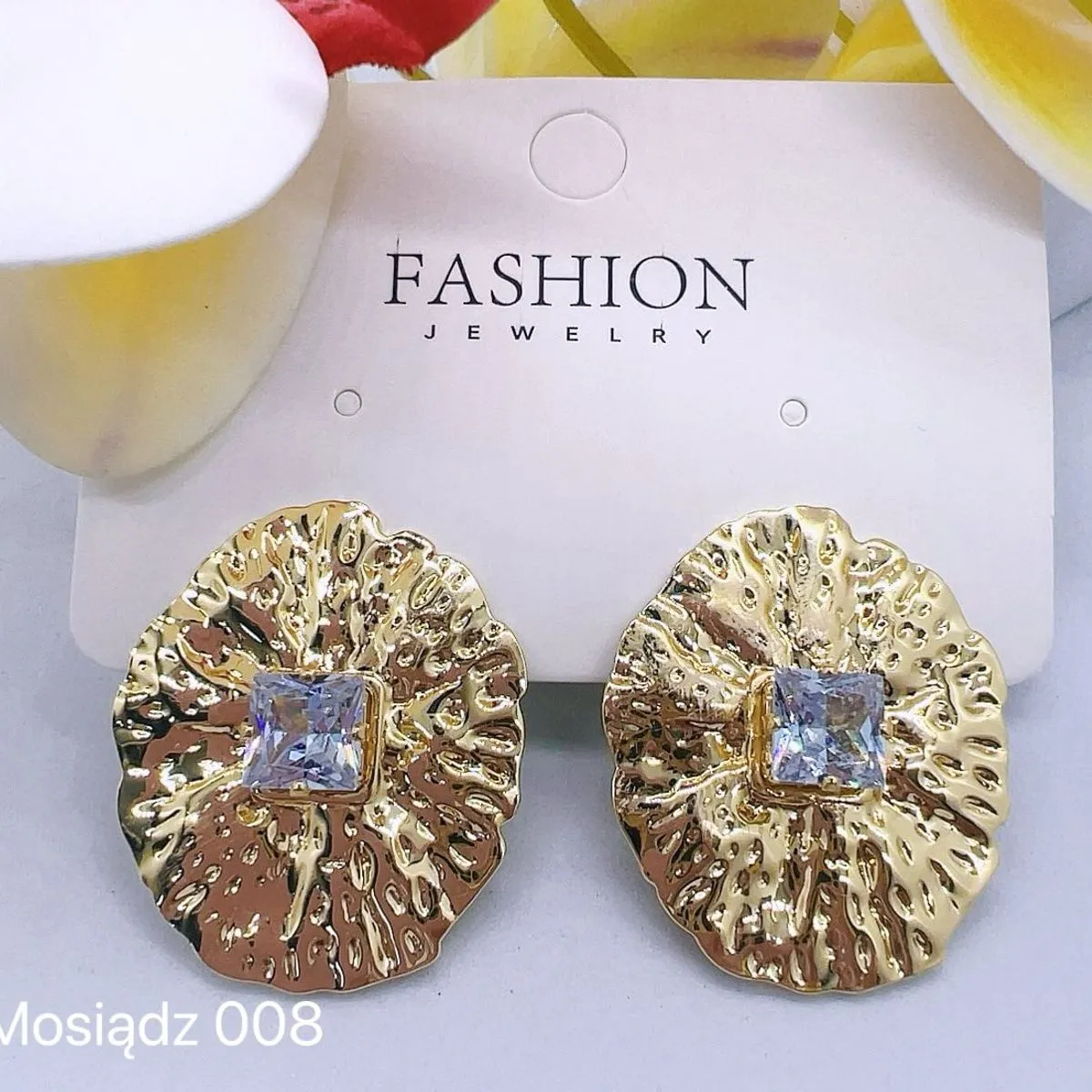 KOLCZYKI DAMSKIE mosiężne złote z cyrkonią, młotkowane 12 szt.