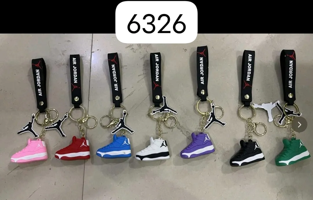 Brelok do kluczy - miniaturowe sneakersy Jordan 6 szt.