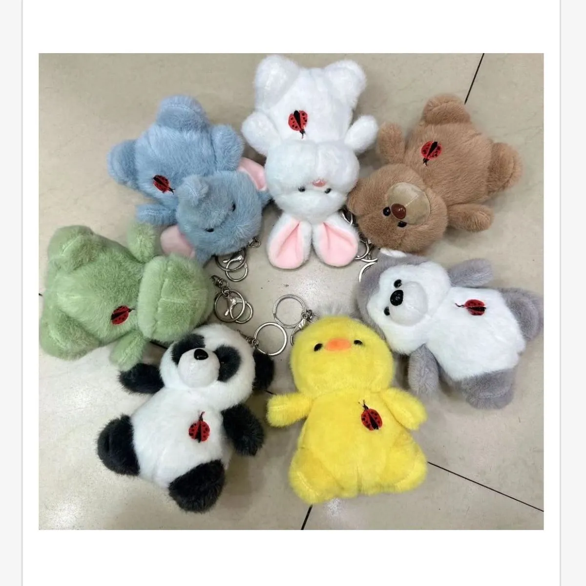 Brelok Maskotka Zwierzęta Pluszowe Z Czerwoną Kokardą