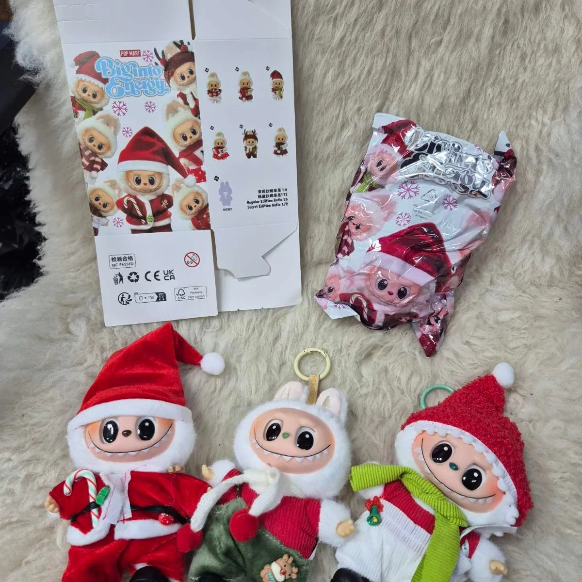 Labubu Merry Christmas Pop Mart brelok świąteczny