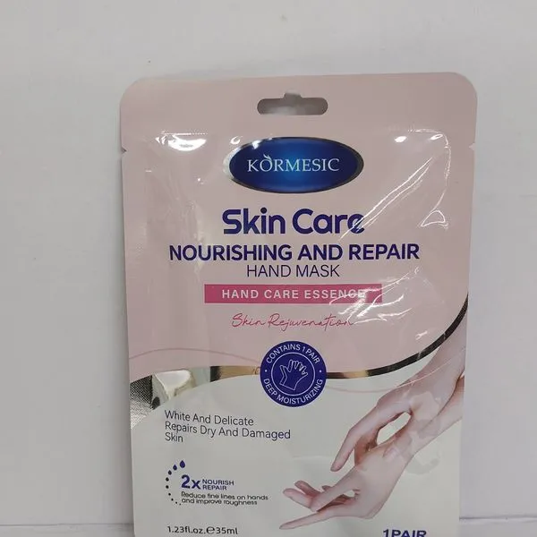 Maska do rąk KÖRMESIC Nourishing and Repair 1 para 23 ml