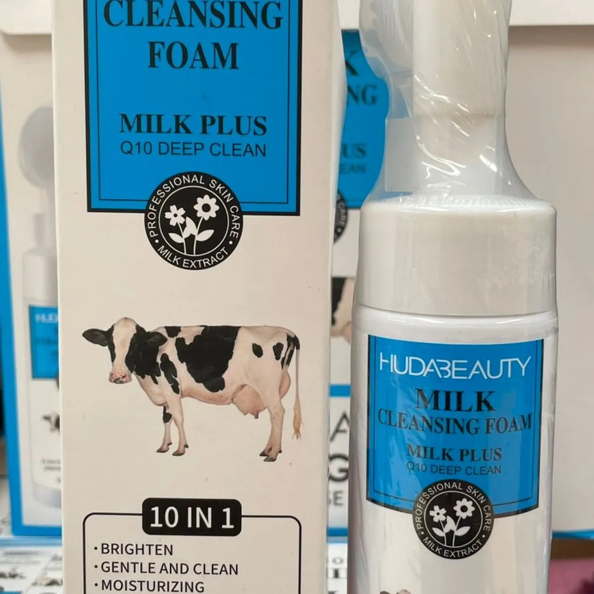Pianka oczyszczająca Milk Cleansing Foam HUDABEAUTY 100ml