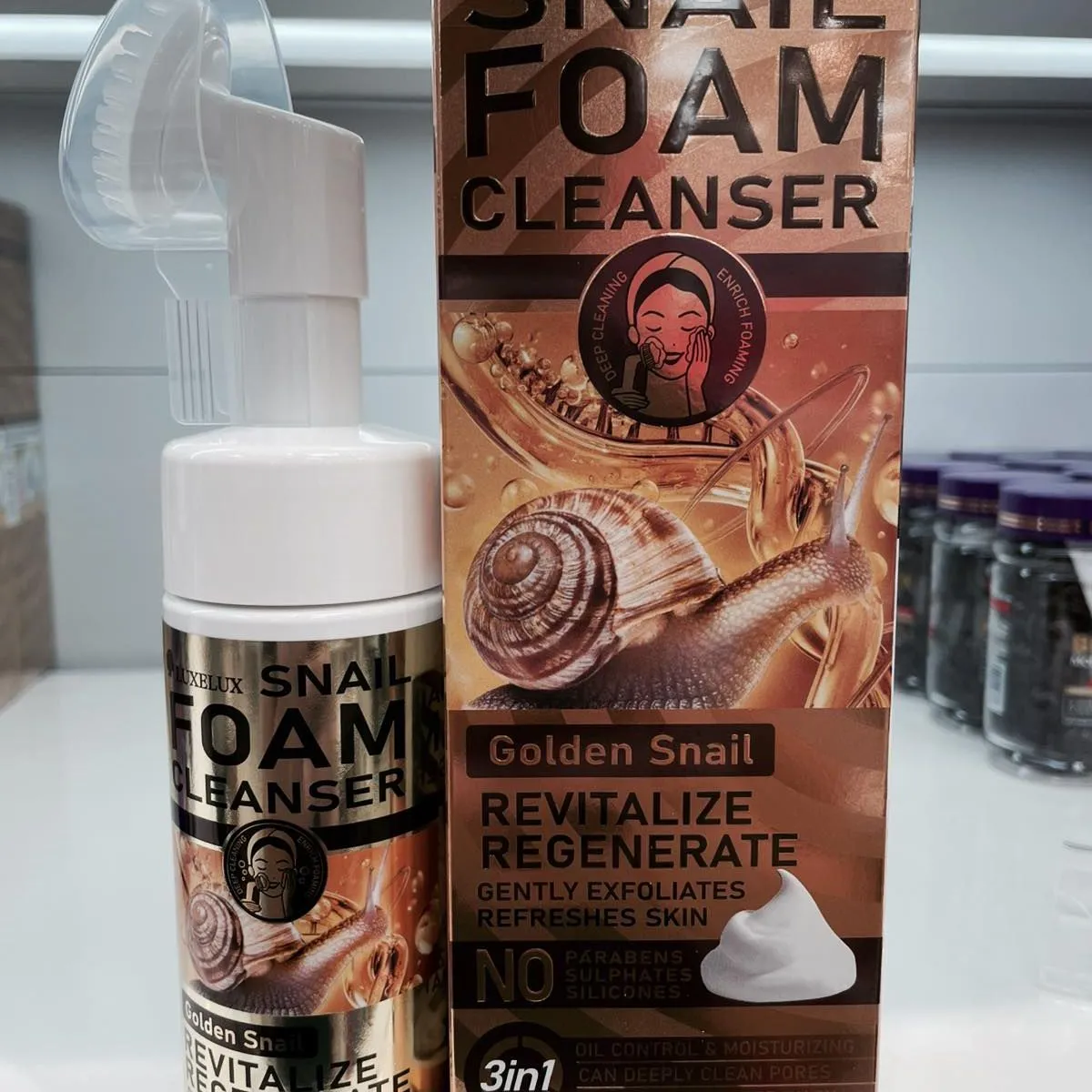 Pianka do twarzy LUXELUX Snail Foam Cleanser 3w1