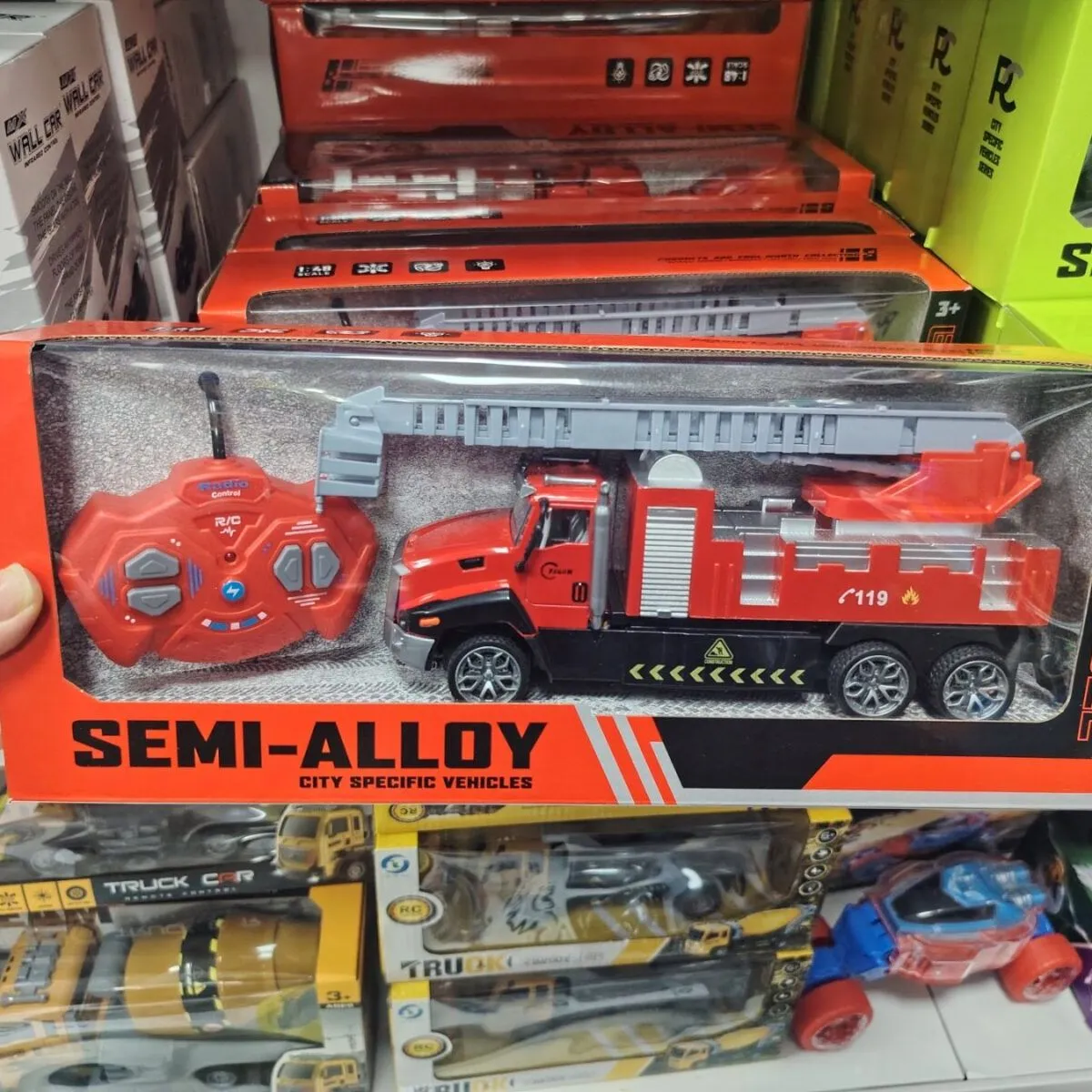 Sterowany RC ciągnik siodłowy straż pożarna Semi Alloy