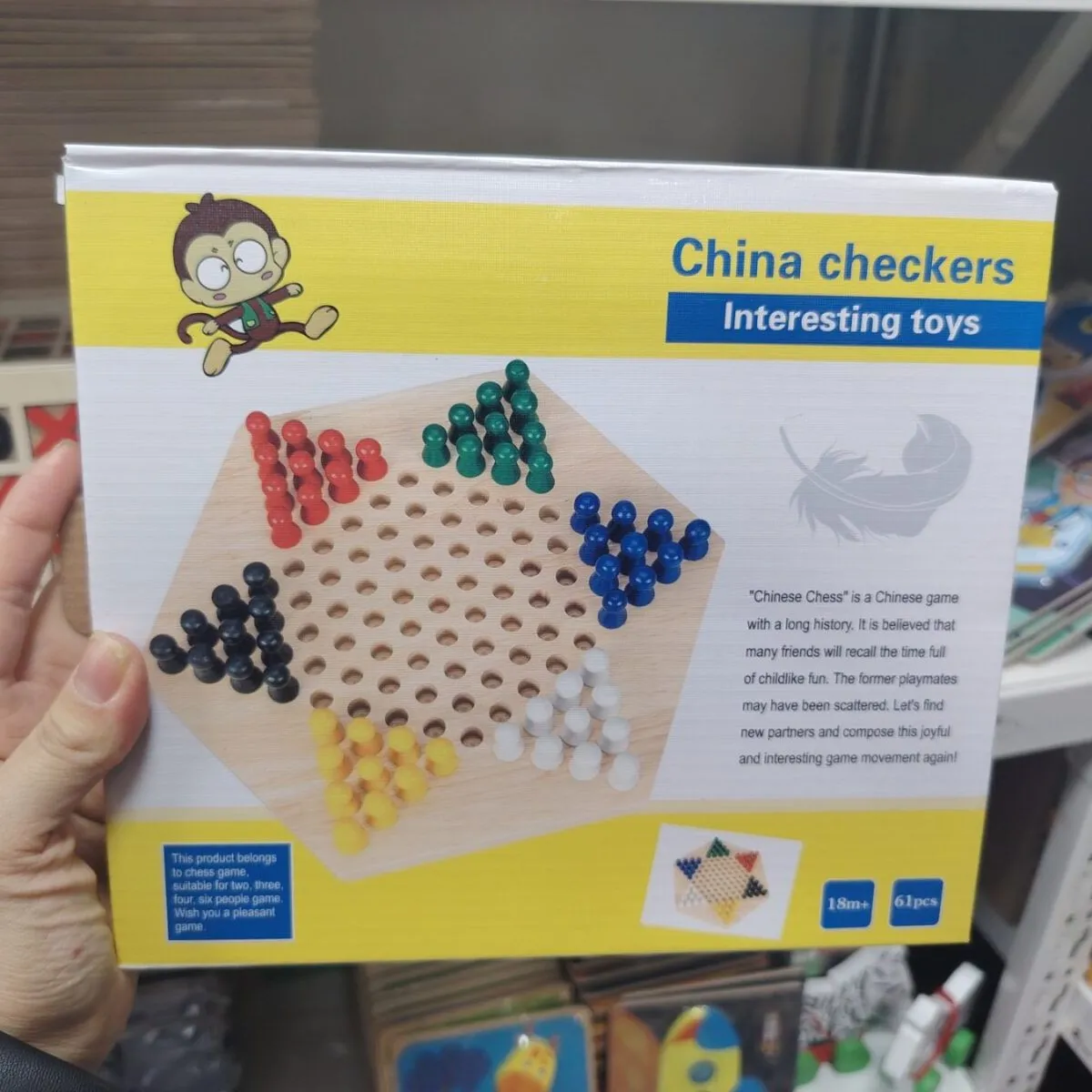 Drewniana gra China Checkers w planszy heksagonalnej
