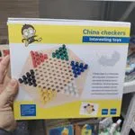 Drewniana gra China Checkers w planszy heksagonalnej