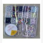 Zestaw koraliki DIY Crystal Tec z literkami i akcesoriami, 12 szt.