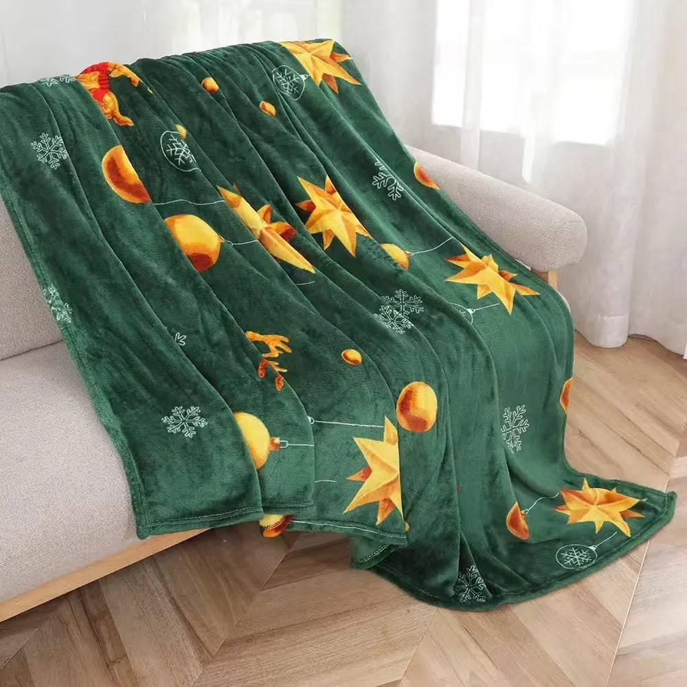 Koce świąteczne 160x200cm zielone z motywem bożonarodzeniowym