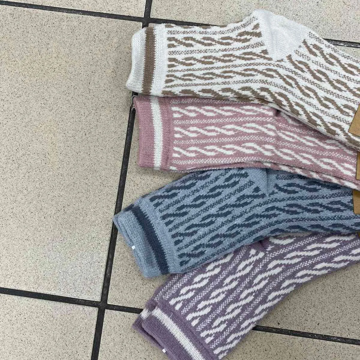 Skarpetki damskie warkoczowe beżowe, różowe, niebieskie, fioletowe