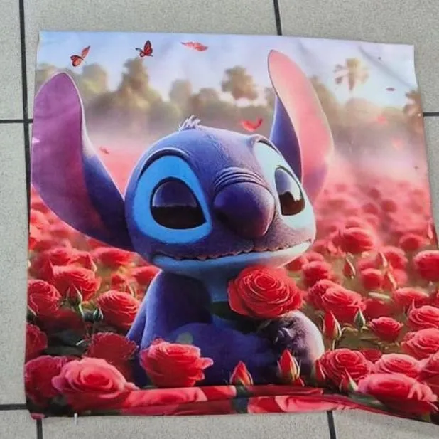 Poszewki 40x40 cm Stitch z różami niebieski