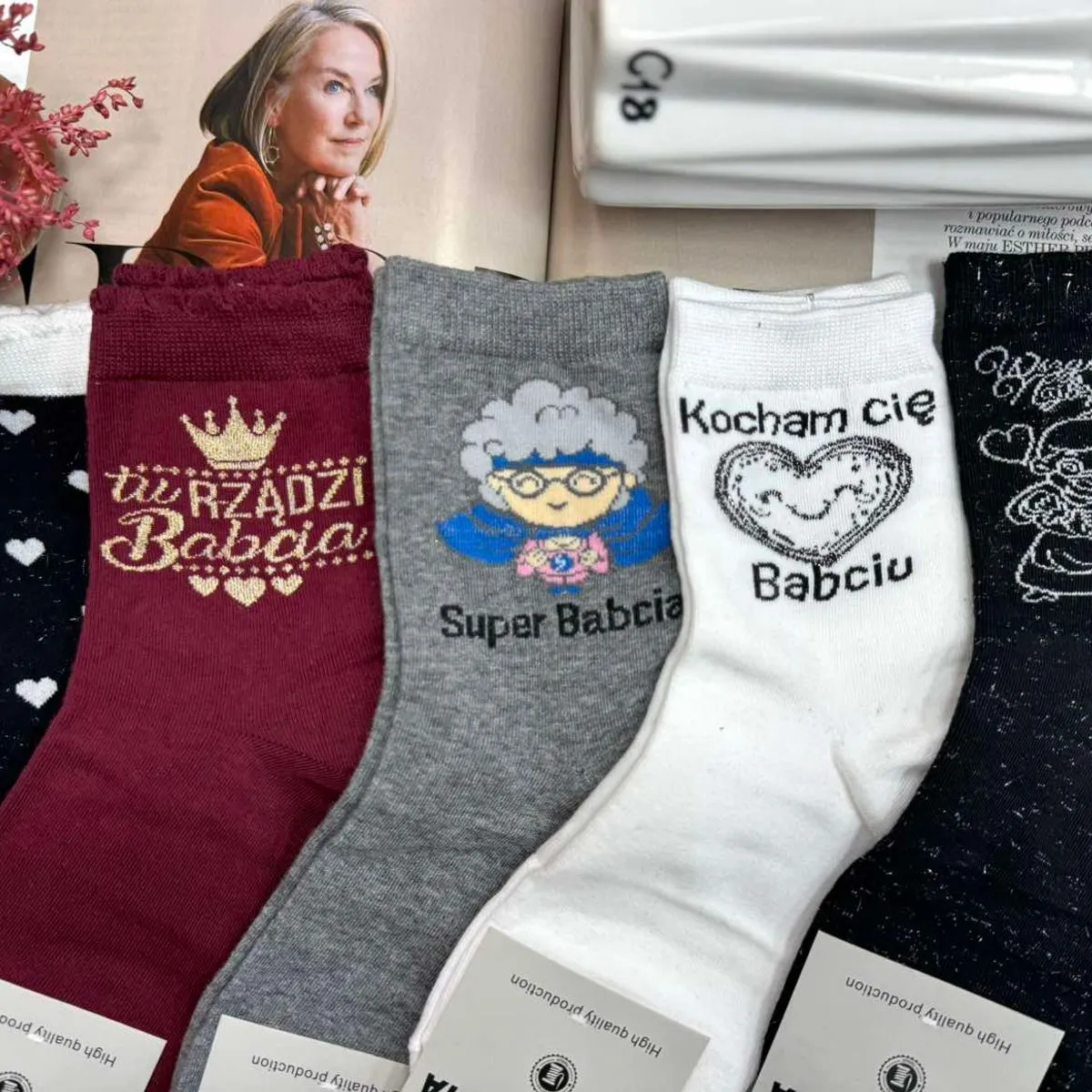 Skarpetki damskie z nadrukami 'Kocham cię Babciu' i 'Super Babcia'