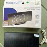 Zegar elektroniczny wielofunkcyjny z lusterkiem LED