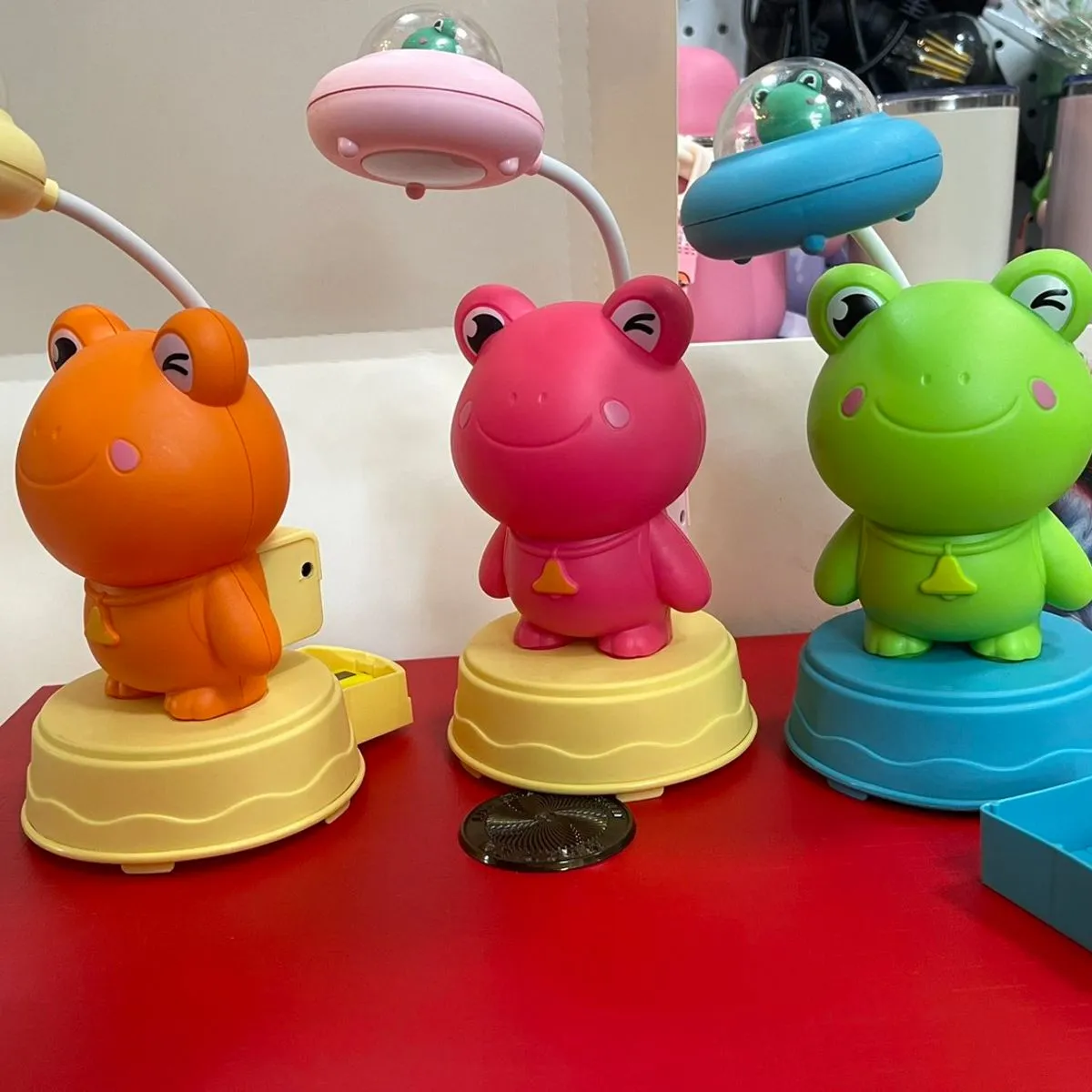 Lampa USB Żabka na giętkim ramieniu, 3 kolory