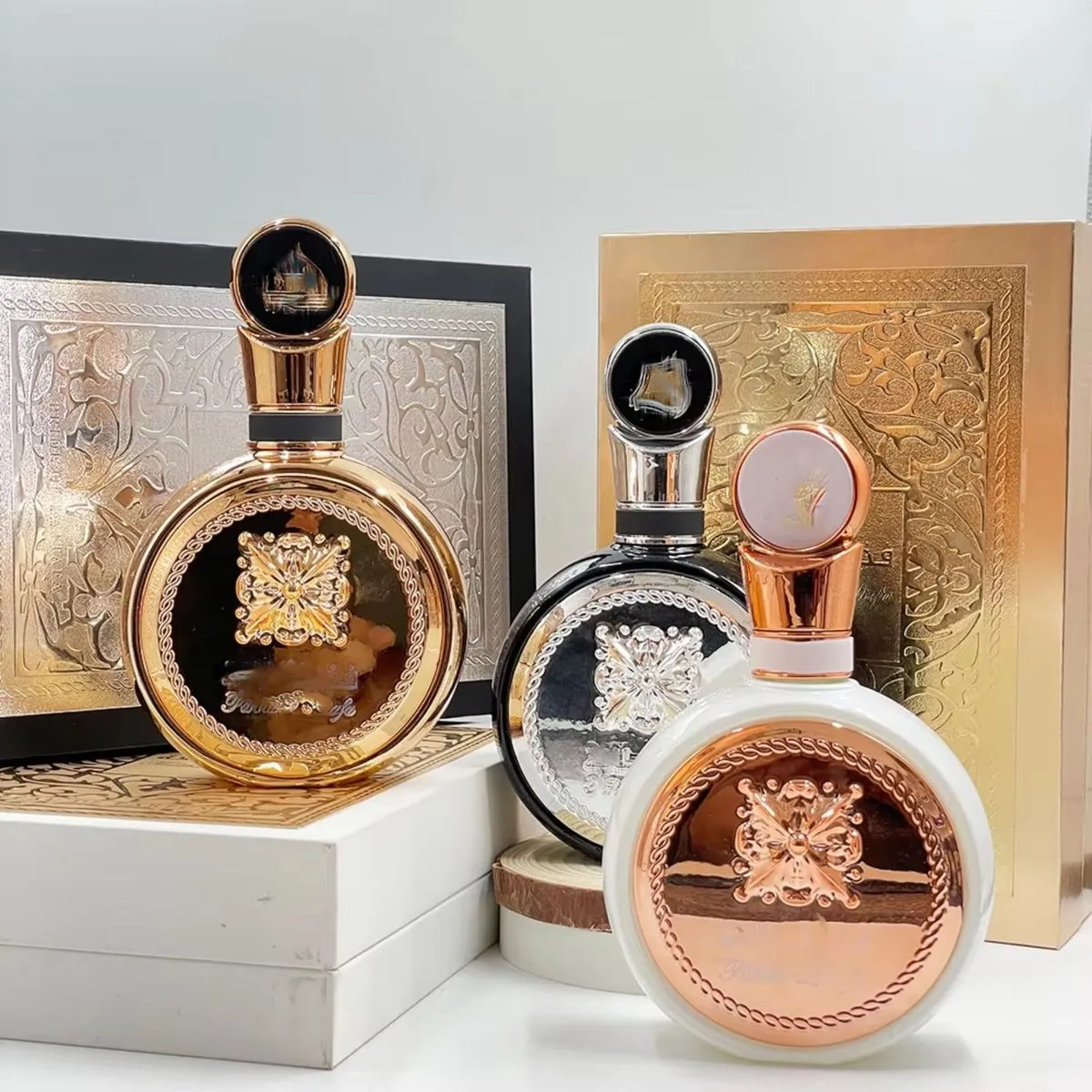 Perfumy Lattafa 100ml - Eleganckie Flakony Zdobione, Mix Wzorów