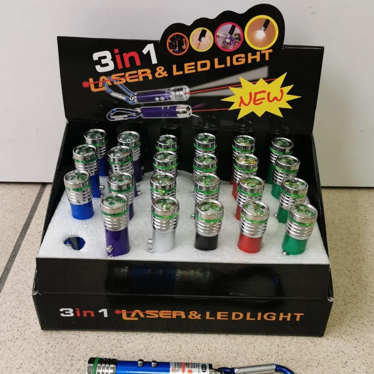 Zabawka Laser 3w1 z LED i latarką 5092
