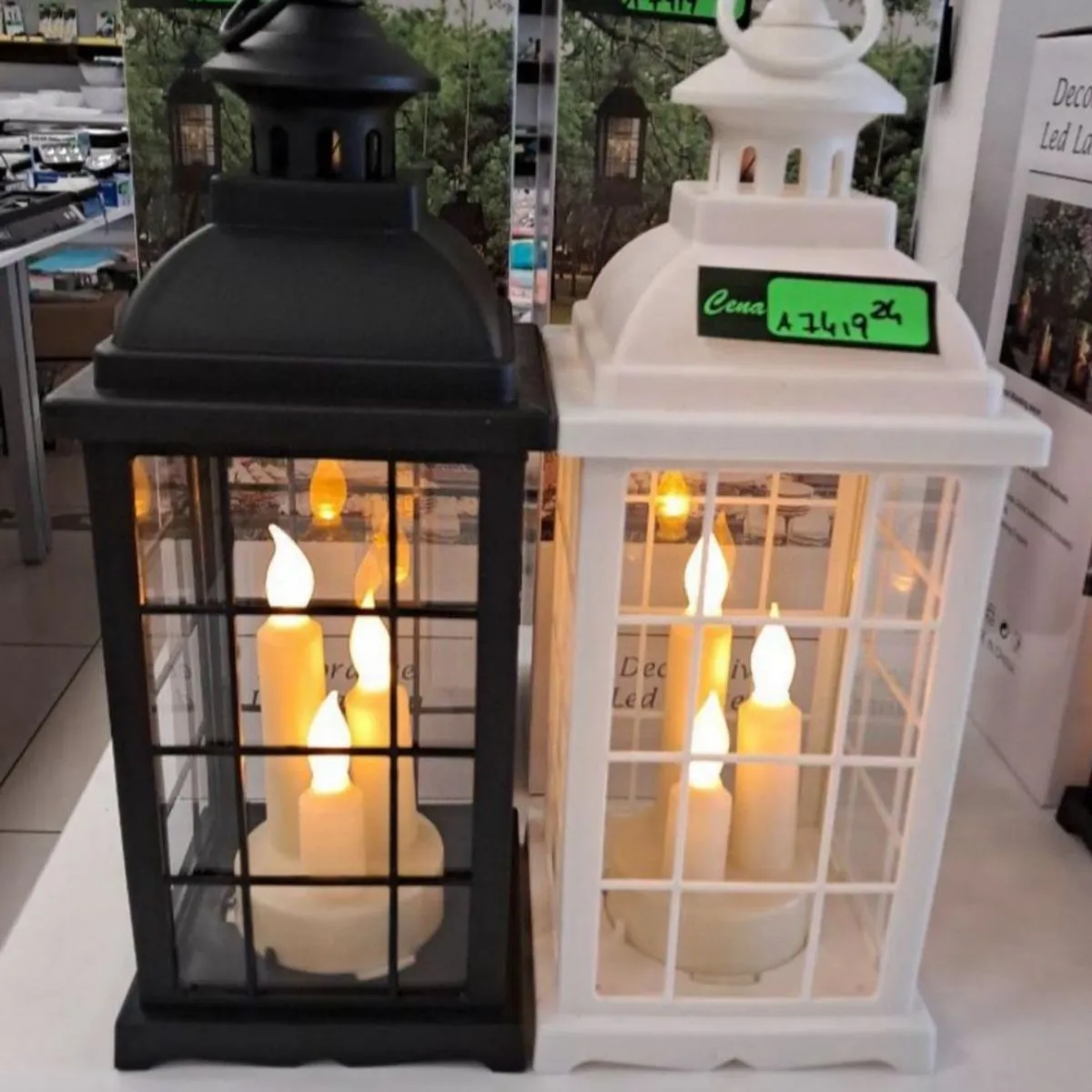 Lampka LED w kształcie latarni czarno-biała