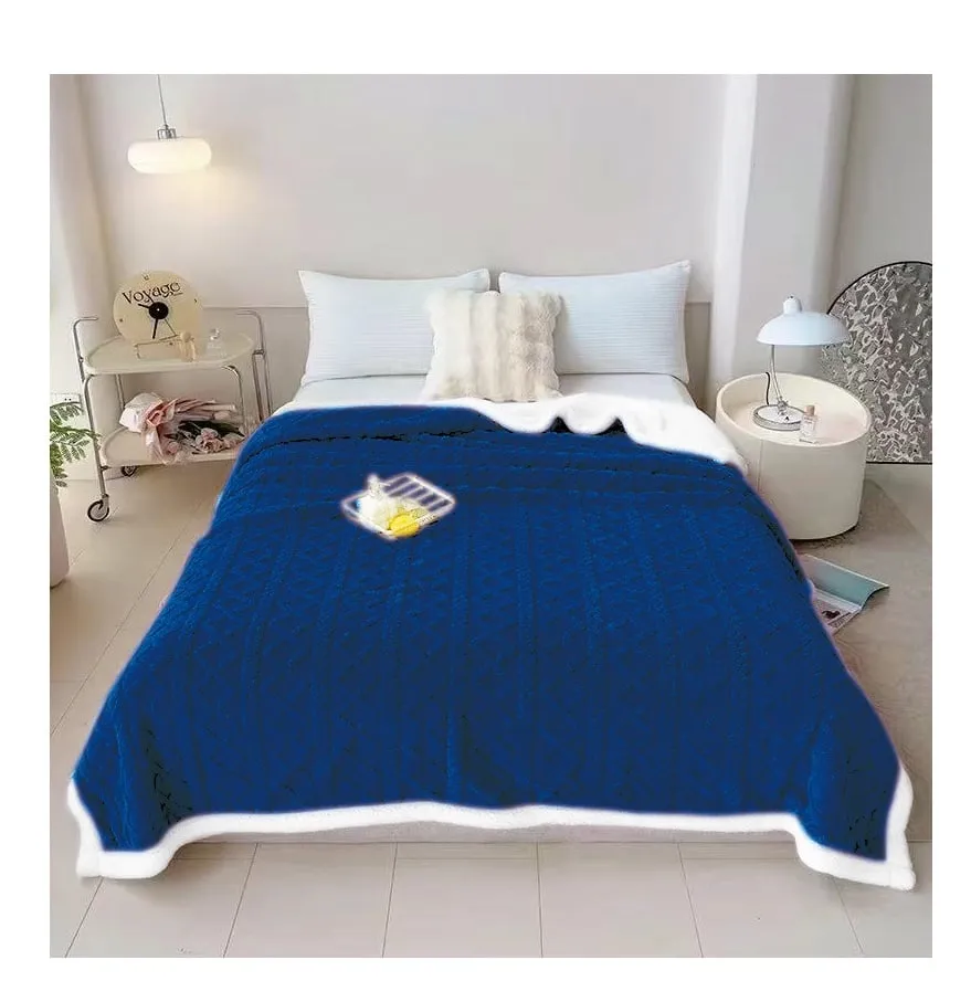KOCE 200*220cm granatowe z białą lamówką