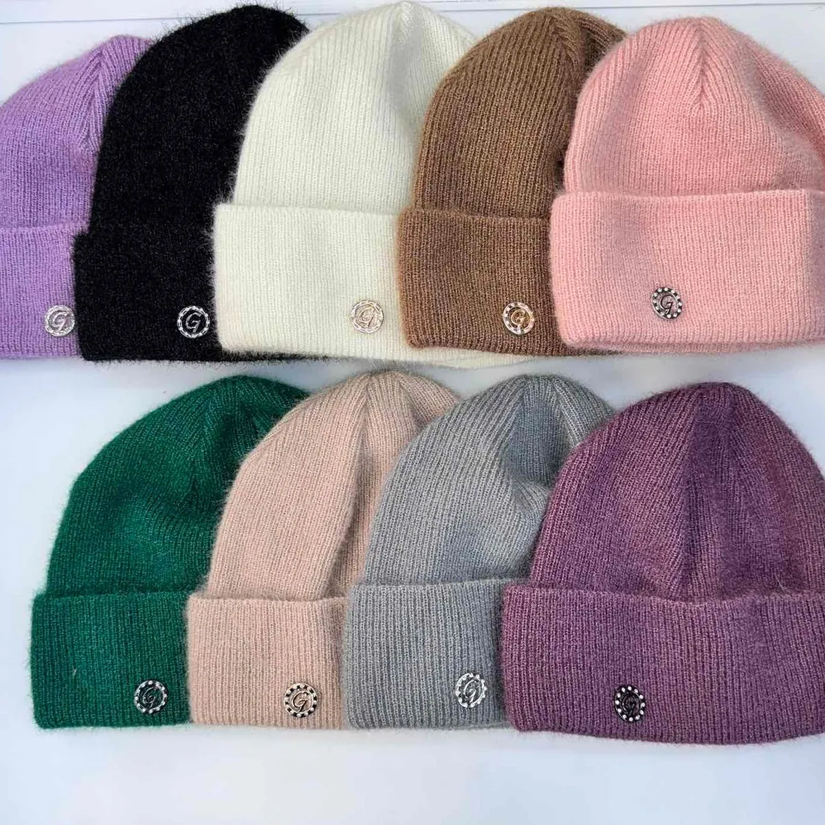 Czapki damskie beanie z ozdobą, 12 szt