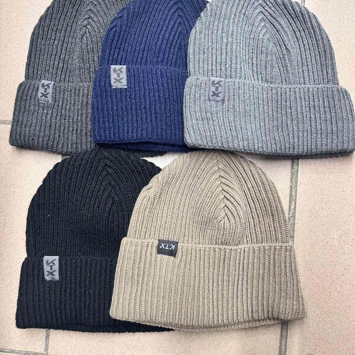 Czapki męskie beanie prążkowane 6 kolorów