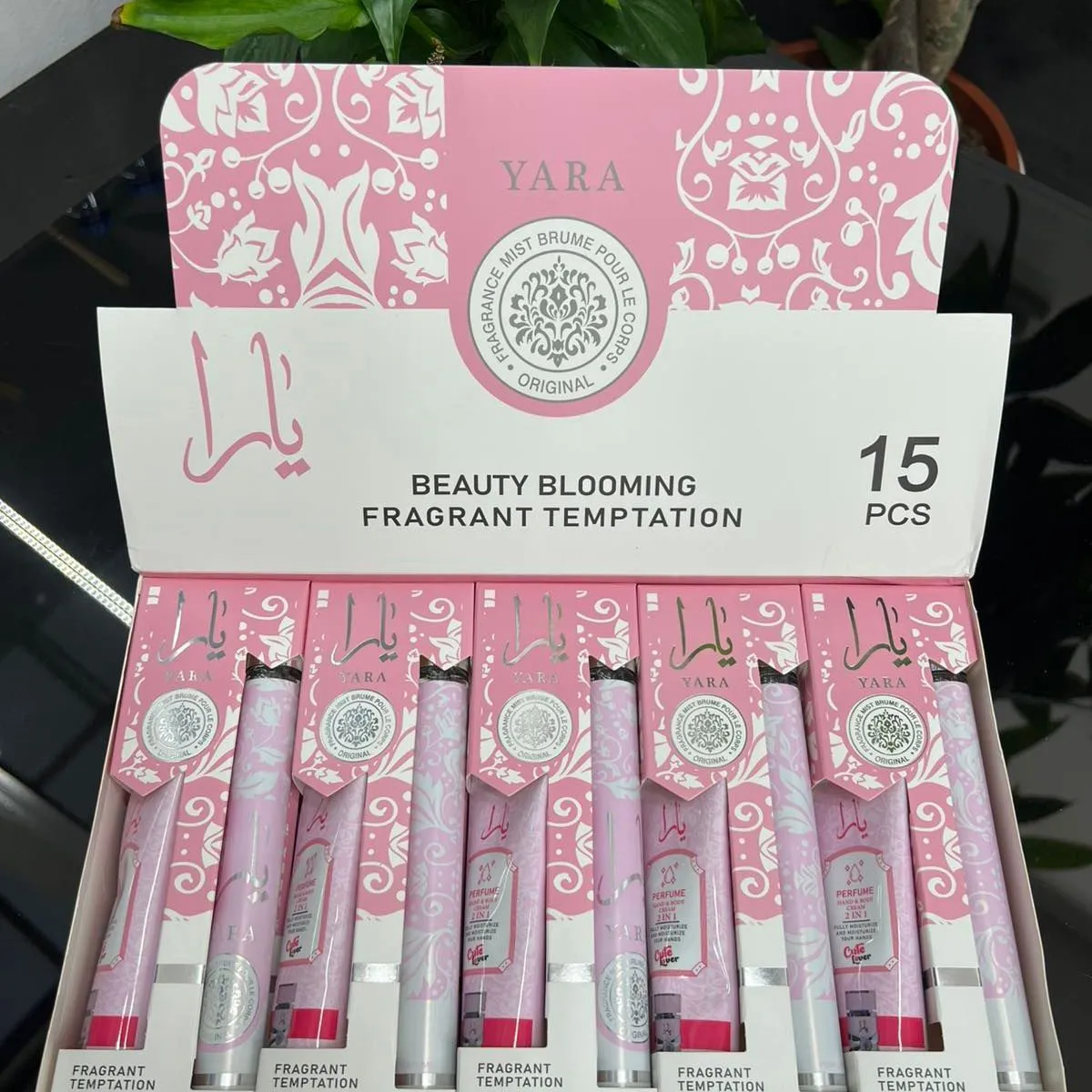 Perfumy damskie Yara Beauty Blooming + Krem do rąk, zestaw 15 szt