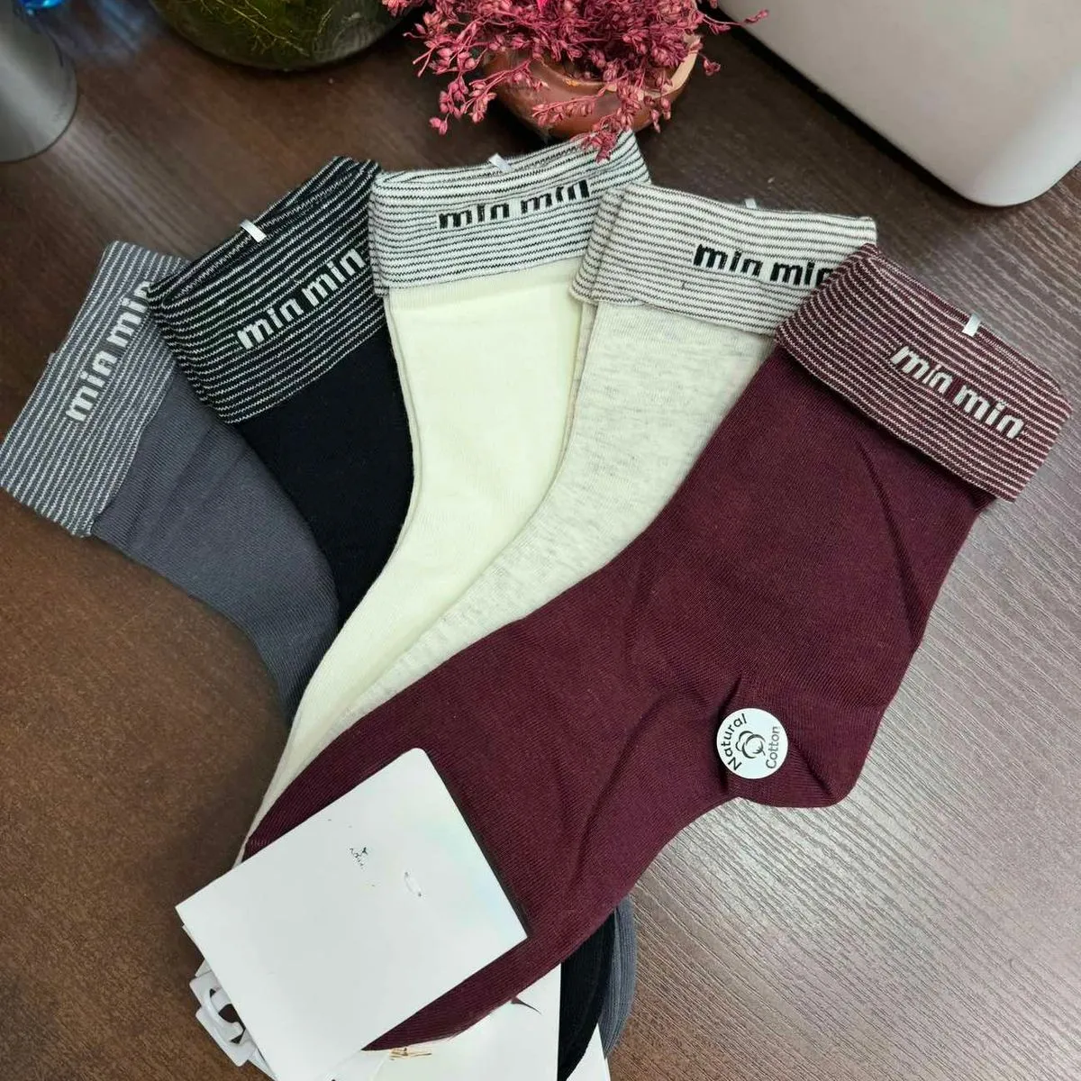 Skarpetki damskie Miniso 5 par w kolorach szary/czarny/beż/bordowy