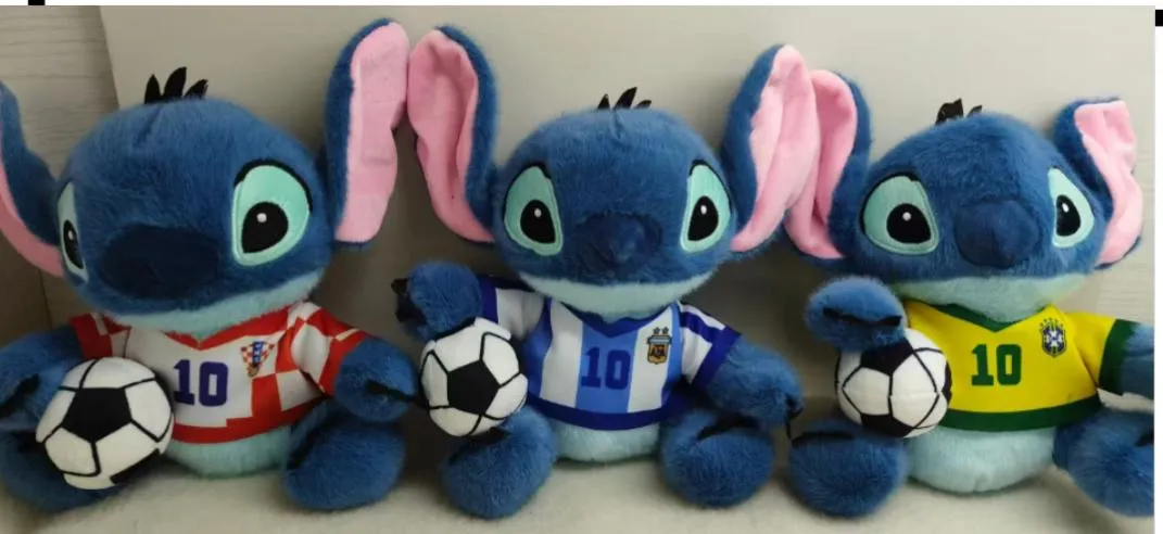 Maskotka Pluszowa Stitch 25cm z Piłką Nożną