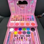 Zestaw kosmetyczny Beauty Kit paleta cieni róż pomadki