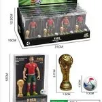 Figurki piłkarzy FIFA World Cup 2018 z trofeum 7cm