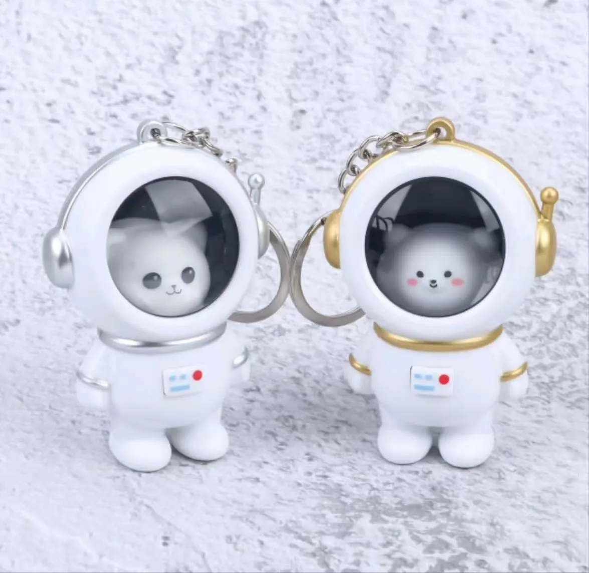Brelok do Kluczy Astronauta z Kotkiem, Mix Kolorów, 12 szt.