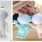 Brelok do Kluczy Astronauta Świecący LED - Mix Kolorów 12 szt.