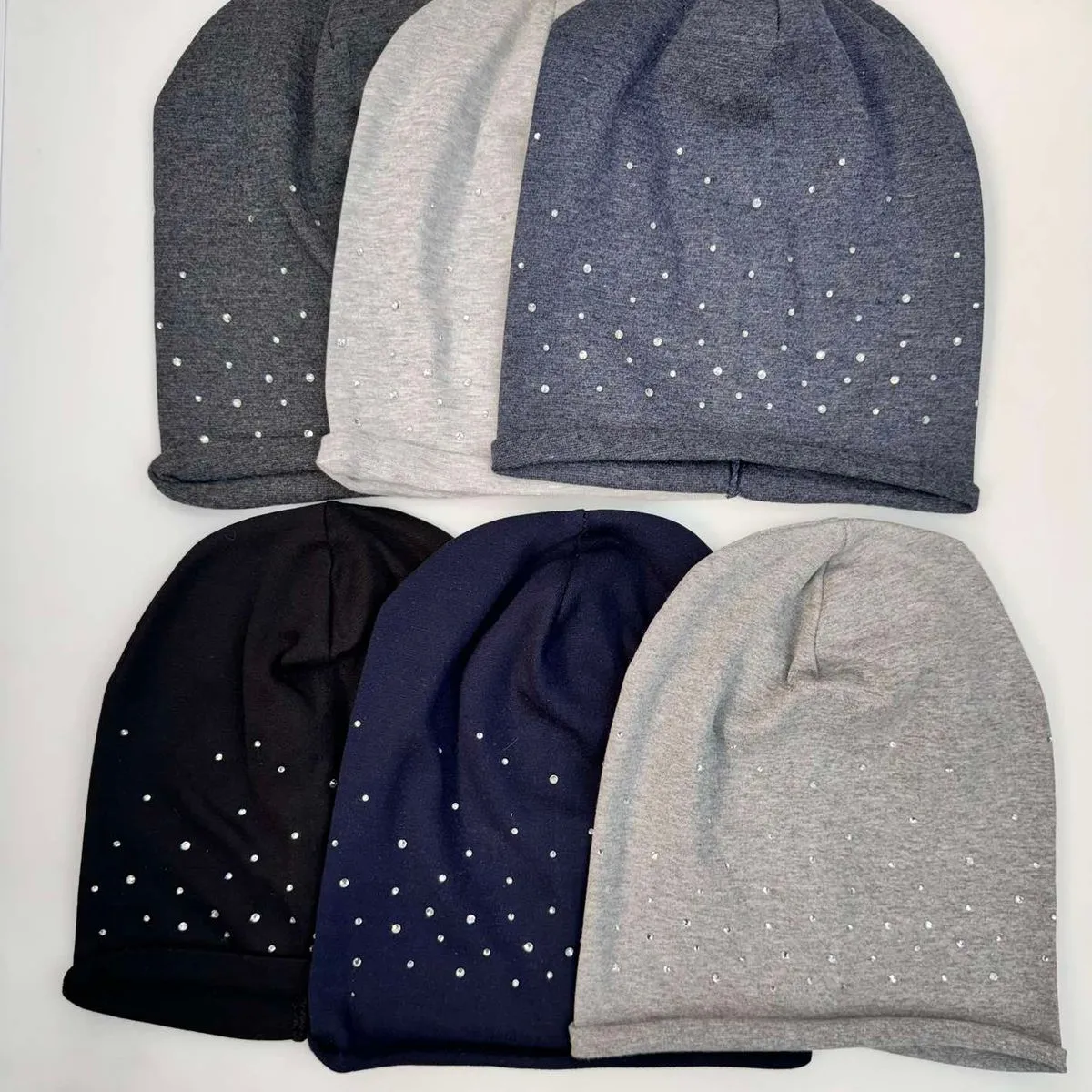 Czapki damskie beanie z brokatem, 6 kolorów